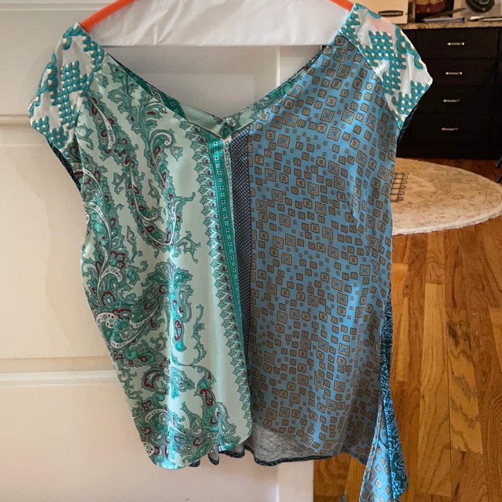 Tiny | Anthropologie V Neck Size Large. EUC. - Picture 4 of 9